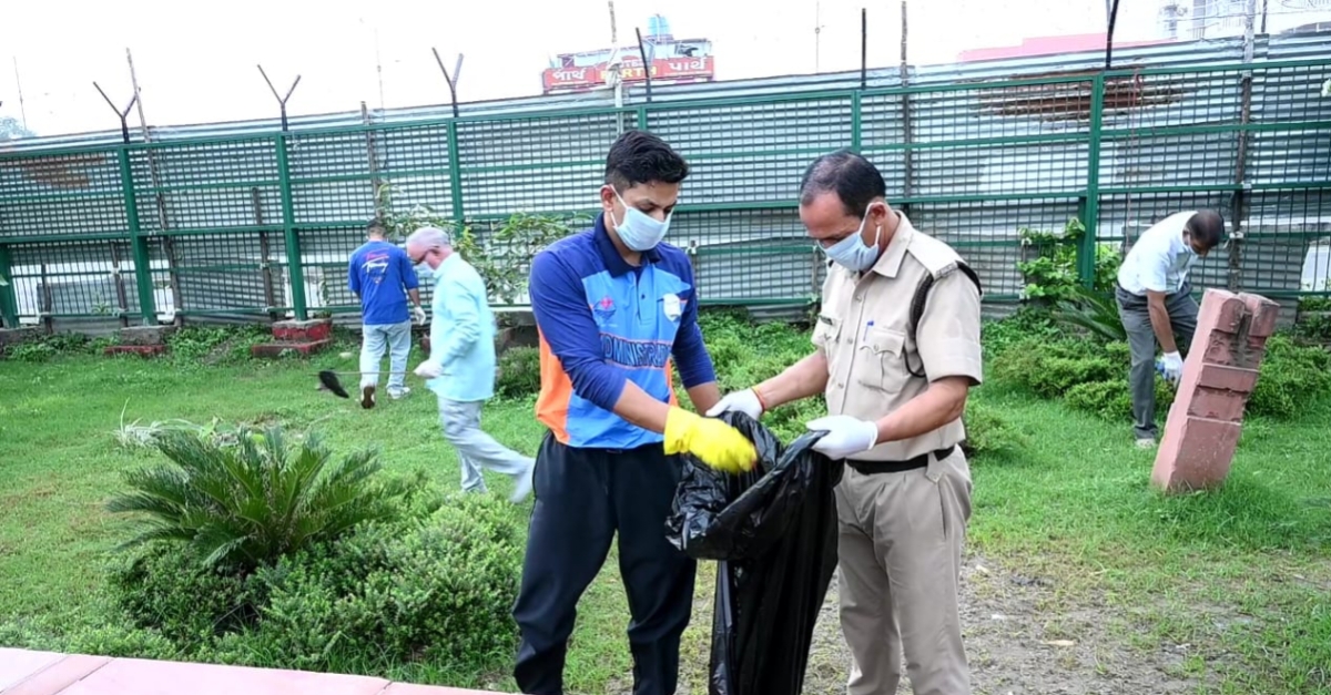 🧹 DM मयूर दीक्षित और HRDA उपाध्यक्ष अंशुल सिंह ने की हरिद्वारवासियों से भावुक अपील — “गंगा को फिर से निर्मल बनाएं”