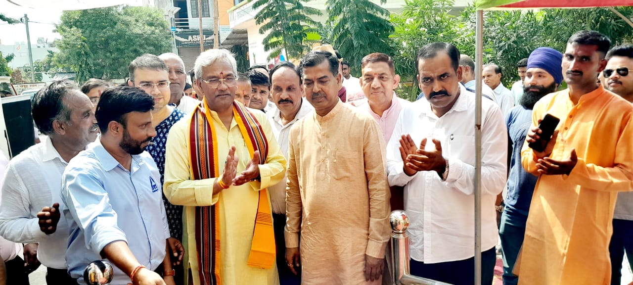हरिद्वार में सांसद त्रिवेंद्र सिंह रावत ने किया विद्यालय सौंदर्यीकरण व शौचालय ब्लॉक का लोकार्पण